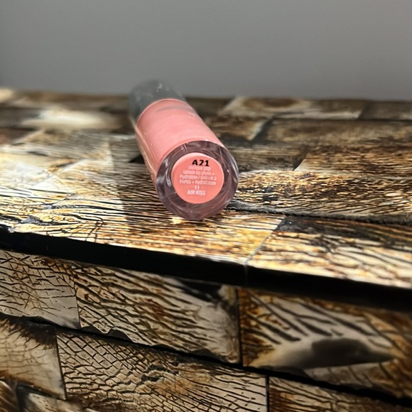 HOST PICK🎉🎈NWT CLINIQUE Powder Blush/Quickliner/Pop Splash Lip Gloss/Blush Brush - Picture 8 of 11